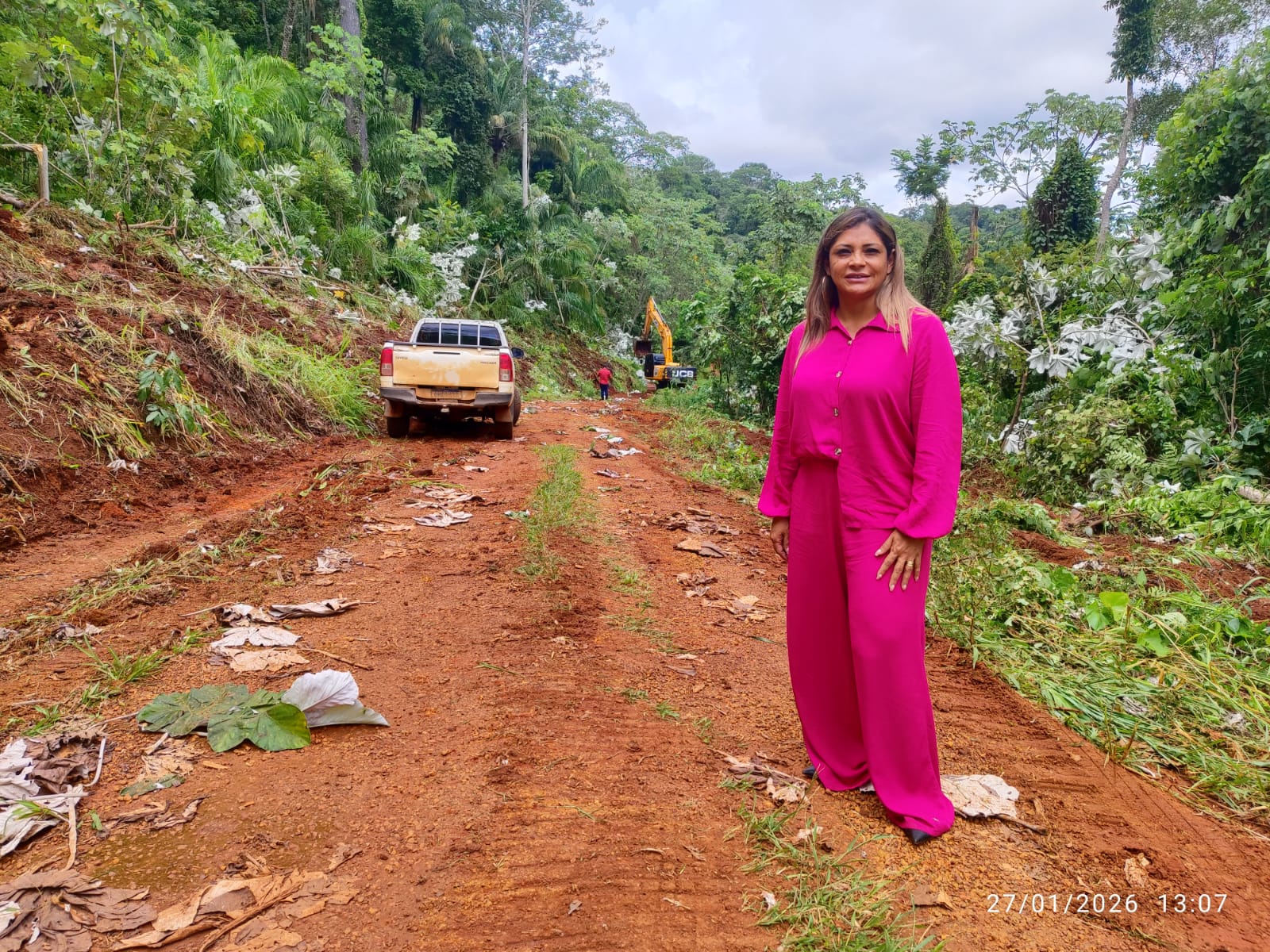 Vereadora Juliane Duarte Fiscaliza Obras de Recuperação na Linha Mourão